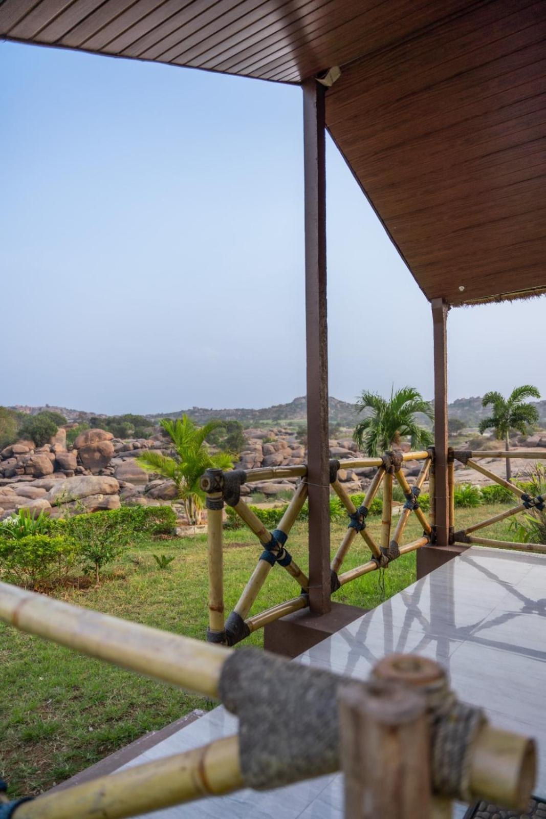 Leo Woods Hampi River View Hotel Eksteriør billede